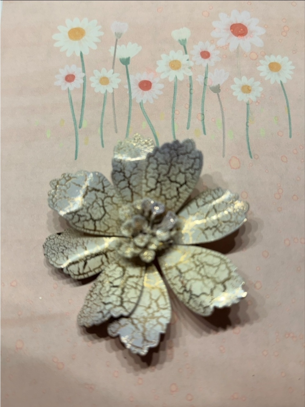 Decorative Crackle Enamel Floral Brooch.